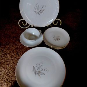 Kayson Wheat Golden Rapsody five place setting fine china
